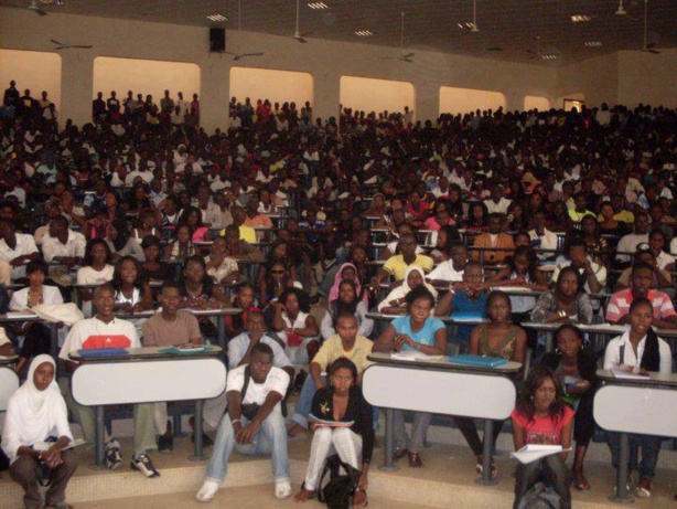 SENEGAL: INSCRIPTIONS A L’UNIVERSITE : 25 000 CFA  pour la première année de licence et 75 000 FCFA pour le Doctorat