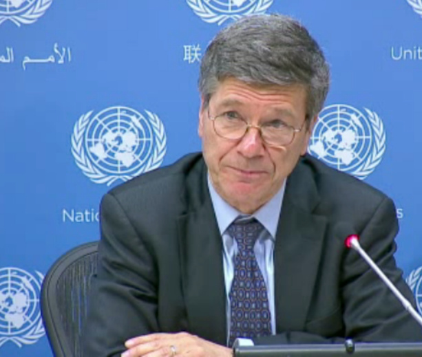 Jeffrey D. Sachs est professeur de développement durable, professeur des politiques de gestion sanitaire et directeur de l’Earth Institute de l’Université Columbia.