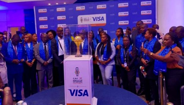 Can Côte-d’Ivoire 2023 : Ecobank et Visa, accueillent le trophée de la Caf