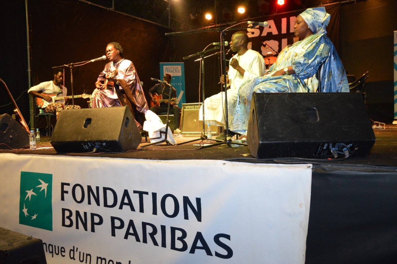 Baba Maal et son groupe Dandé Lenol