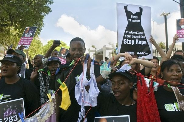 Manifestation au Cap, le 17 février 2013, pour protester contre les violences faites aux femmes en Afrique du Sud