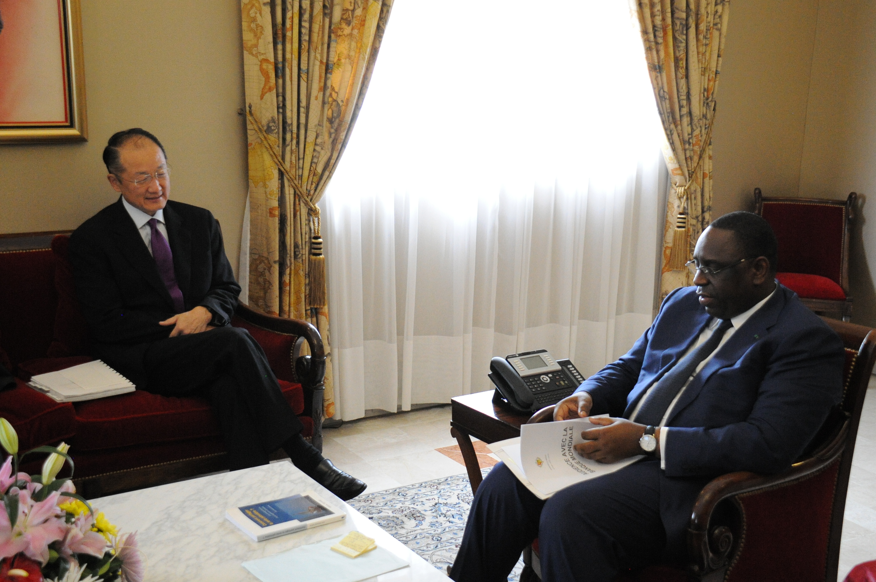 Jim Yong Kim,  Président du Groupe de la Banque mondiale, reçu en audience par le président de la république du sénégal