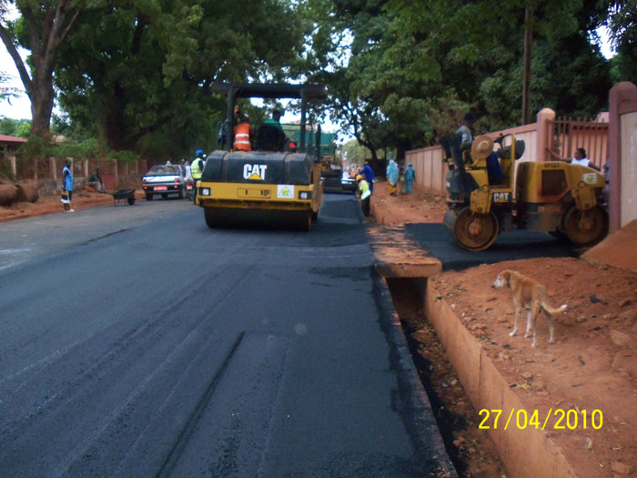 50 millions $ de prêts de la BAD pour aménager les routes et doper le commerce en Guinée